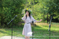 На Ивана на Купала ноченька мала…