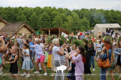 На Ивана на Купала ноченька мала…