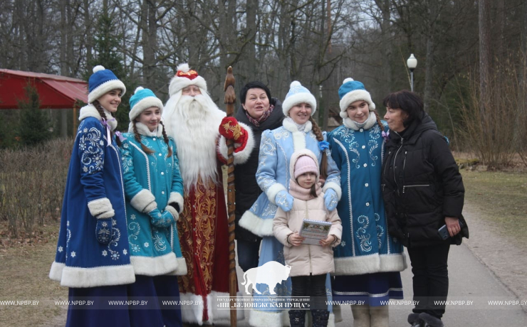 В субботу прошел гастрономический фестиваль «Пущанский смак»  и проводы Снегурочки.