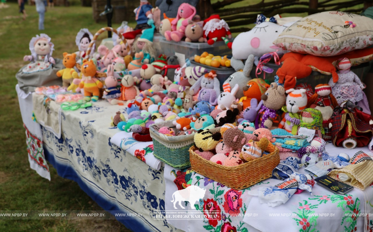 На Ивана на Купала ноченька мала…