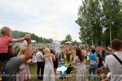 На Ивана на Купала ноченька мала…