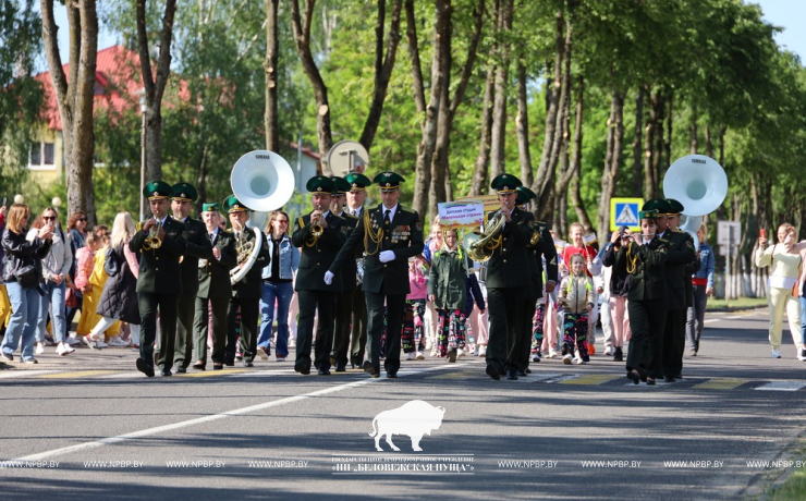 В Беловежской пуще прошел 6 открытый фестиваль самодеятельного творчества «Добрыя суседзi»