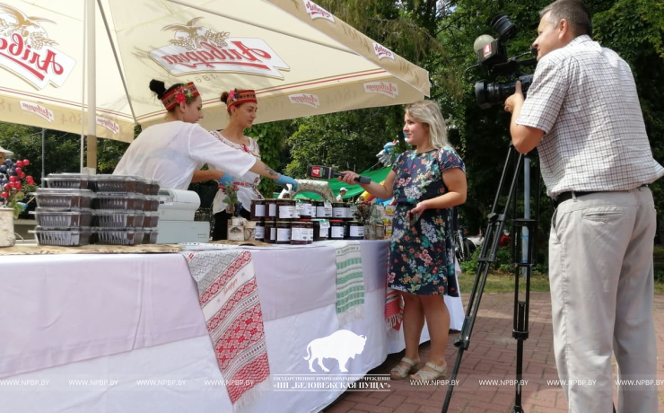 25 июля в Беловежской пуще прошла выставка-ярмарка «Дары пущанского леса»